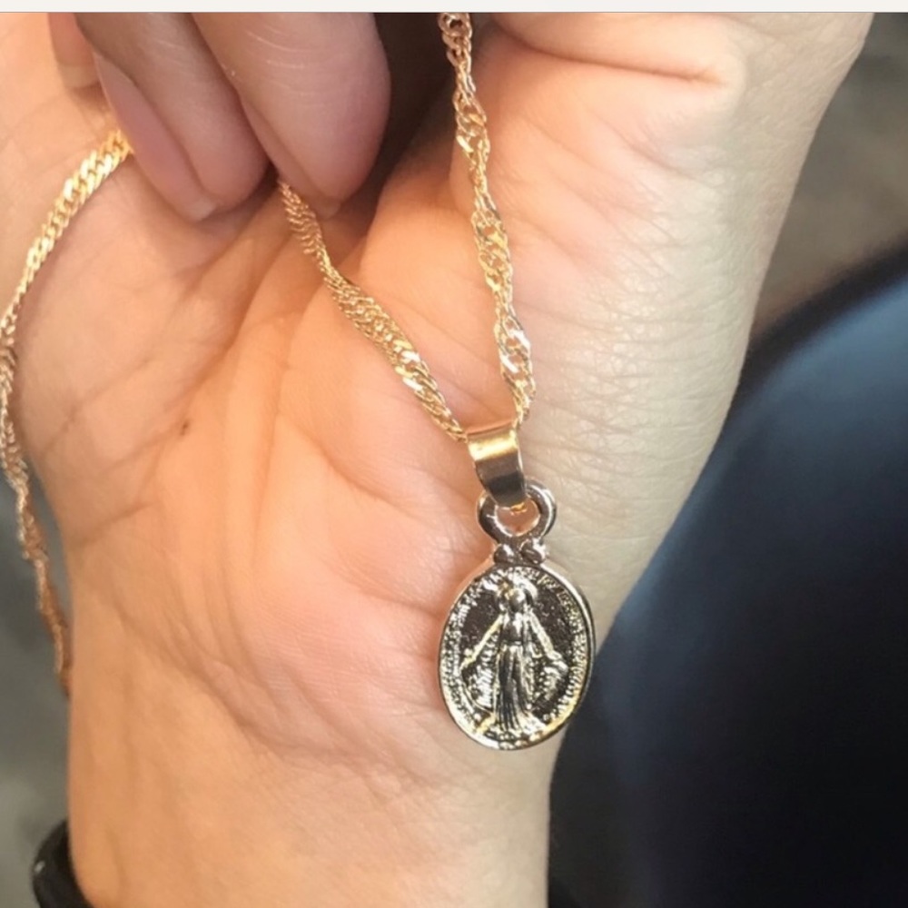 ❌SOLD❌New Gold Sovereign Religious Medallion - Picture 5 of 7